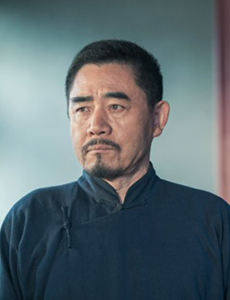 老酒馆陈怀海是由谁饰演的？他是一个怎样的人？