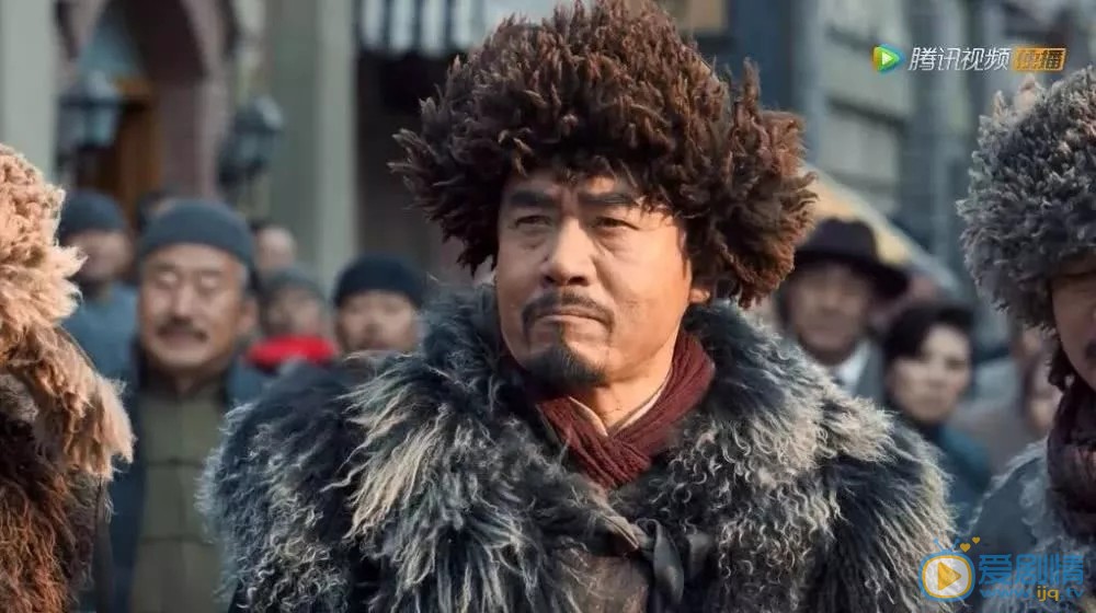 老酒馆主要讲述了什么故事？
