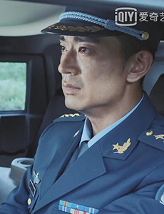 空降利刃乔梁和乔栋两人是什么关系？