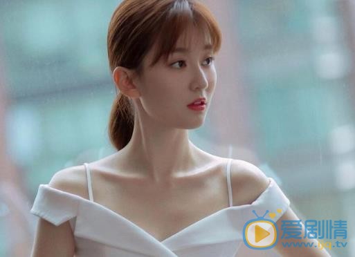 我不能恋爱的女朋友丁小柔是由谁饰演的？她的结局怎么样？