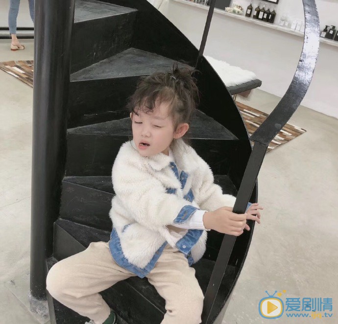 何昕苪网拍图片 何昕苪高清写真_何昕苪高清剧照