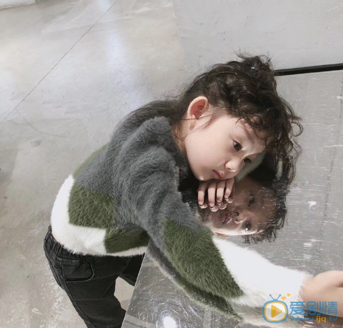 何昕苪网拍图片 何昕苪高清写真_何昕苪高清剧照