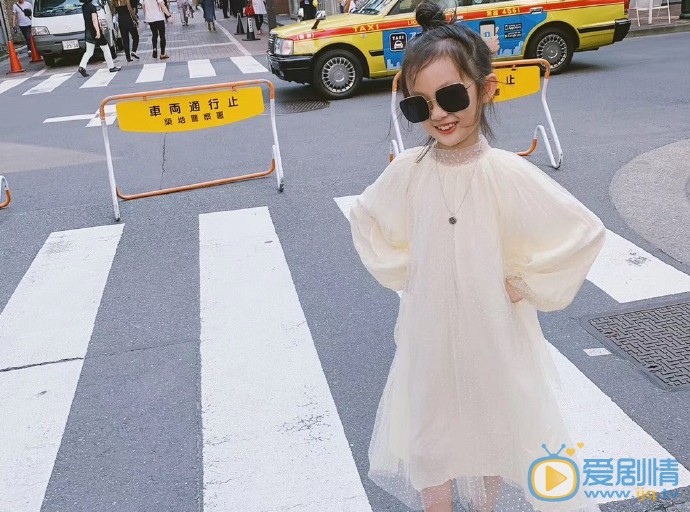 何昕苪网拍图片 何昕苪高清写真_何昕苪高清剧照