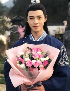 明月照我心李谦是由谁饰演的？他的结局怎么样？