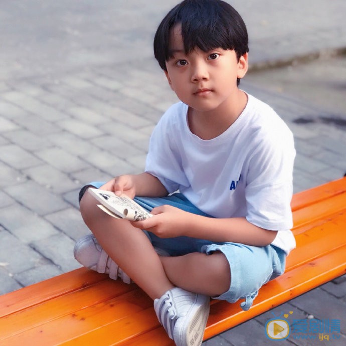 李庆誉日常生活照图片集 李庆誉高清写真_李庆誉高清剧照