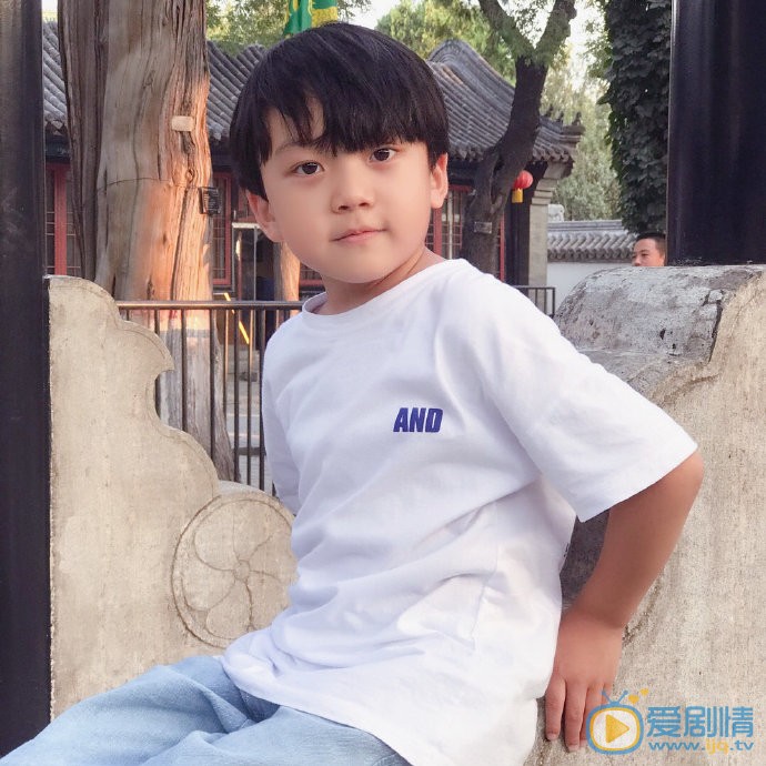 李庆誉日常生活照图片集 李庆誉高清写真_李庆誉高清剧照