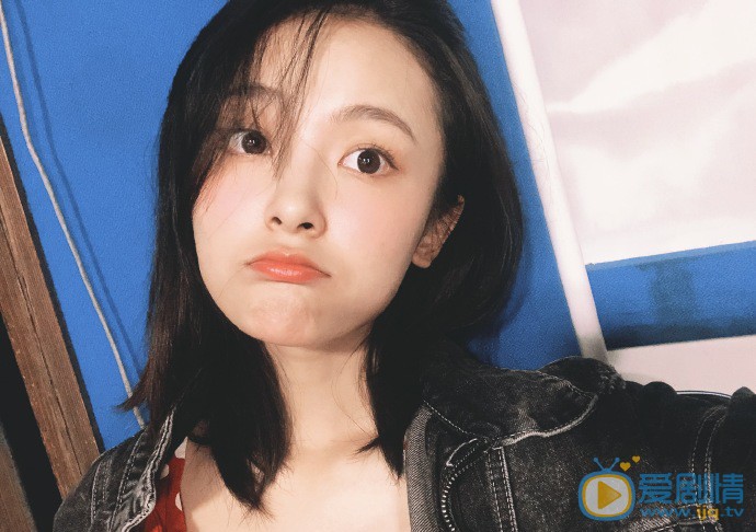 宋美萱自拍照图片
