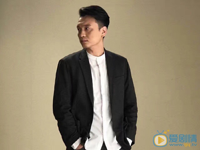 李梓豪黑白写真 李梓豪高清写真_李梓豪高清剧照