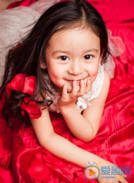 刘芝妙可爱写真