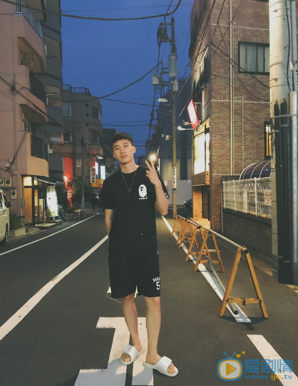贾本初时尚写真 贾本初高清写真_贾本初高清剧照