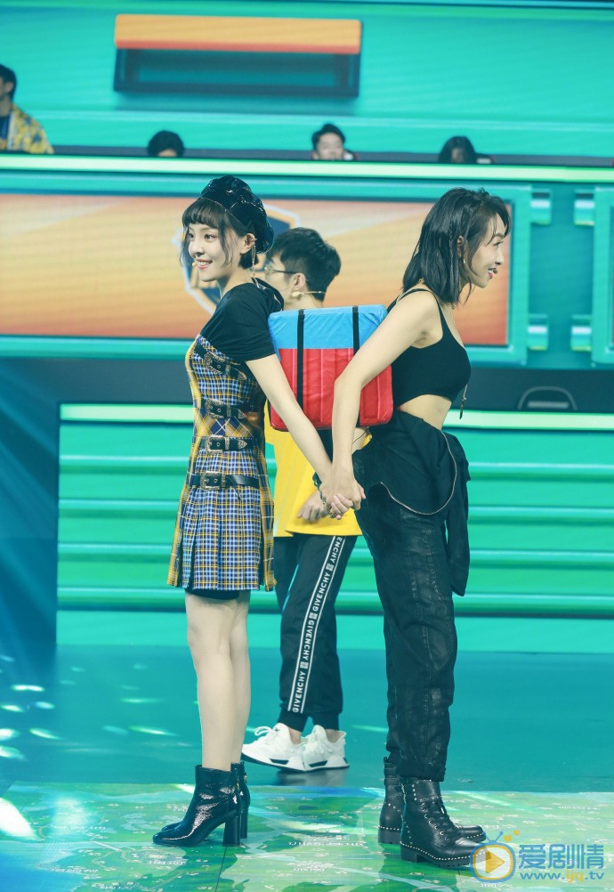 宋美娜《超新星全运会》活动照 宋美娜高清写真_宋美娜高清剧照