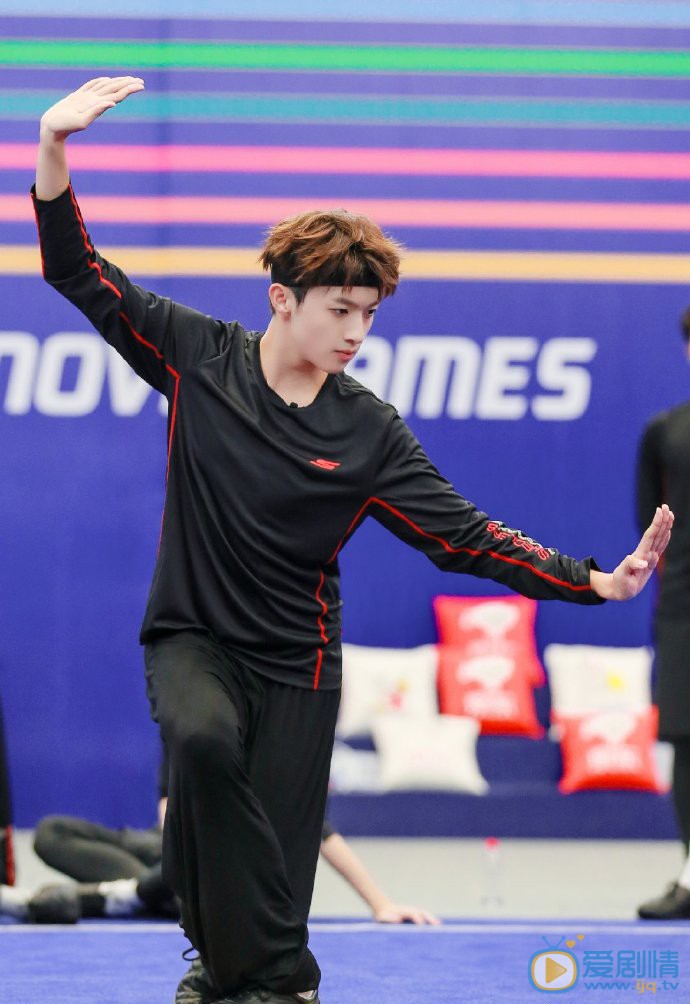 吴季峰《超新星全运会第二季》图片 吴季峰高清写真_吴季峰高清剧照