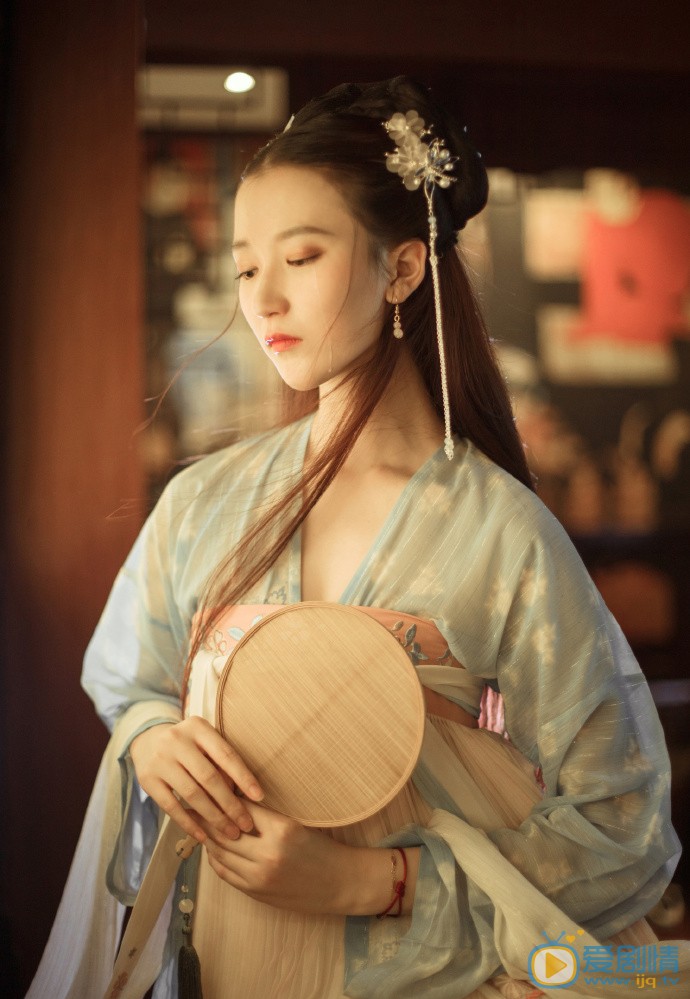 吴哲晗古风写真图片集 吴哲晗高清写真_吴哲晗高清剧照