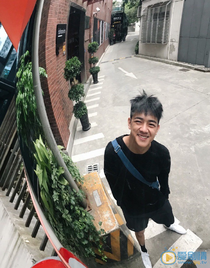 周大为自拍照 周大为高清写真_周大为高清剧照