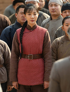 河山翠姑是由谁饰演的？她是一个怎样角色？