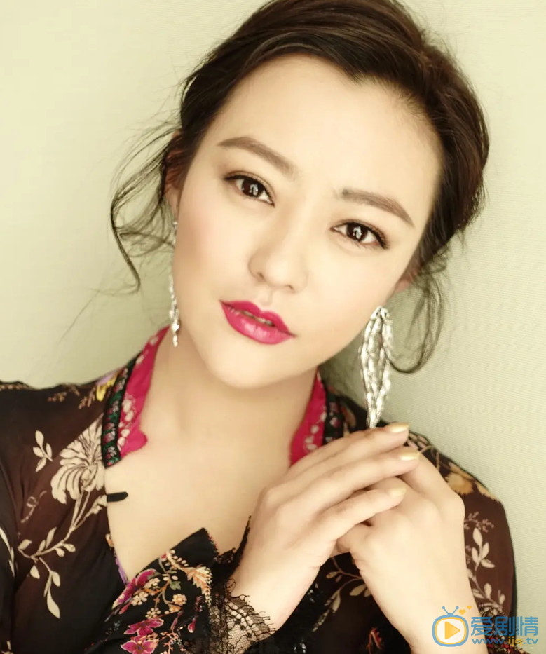 郝蕾气质写真 郝蕾气质写真