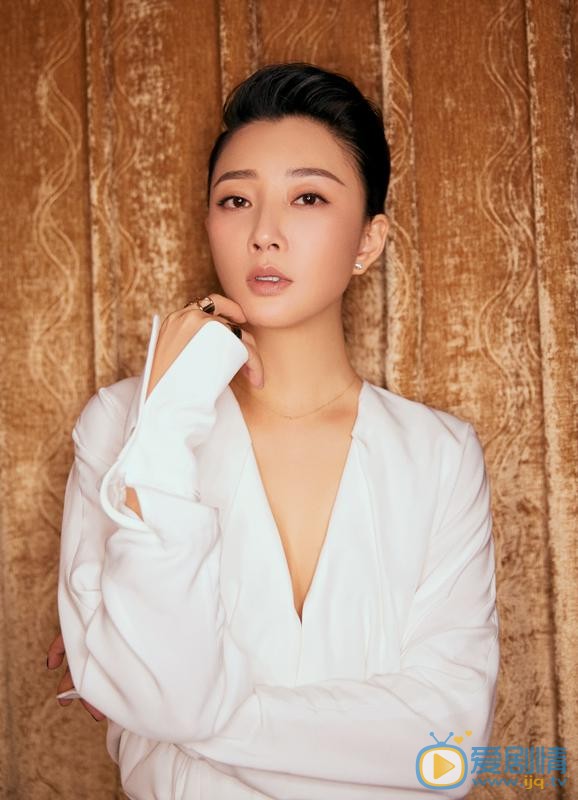 殷桃知性写真图片 殷桃知性写真图片