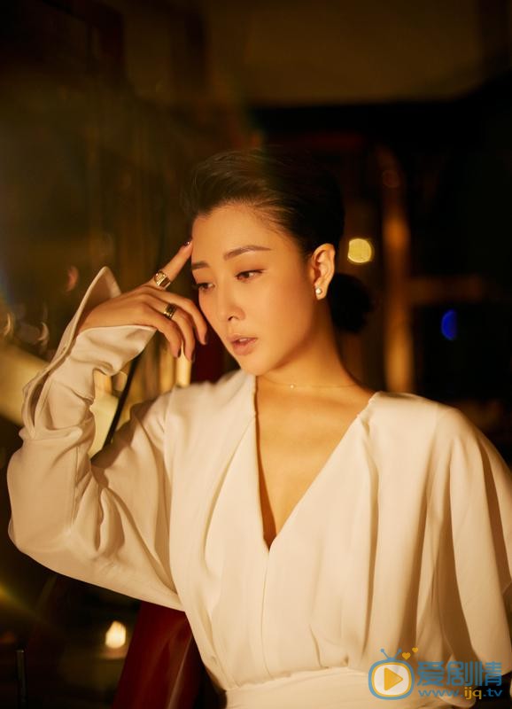 殷桃知性写真图片 殷桃高清写真_殷桃高清剧照