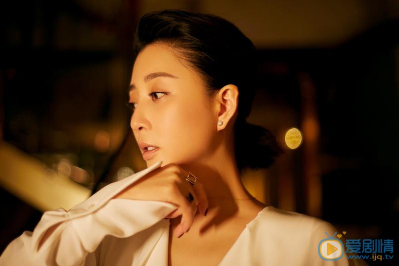 殷桃知性写真图片 殷桃高清写真_殷桃高清剧照