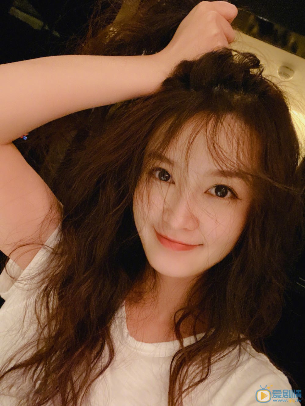李沁卖萌自拍照图片集 李沁高清写真_李沁高清剧照
