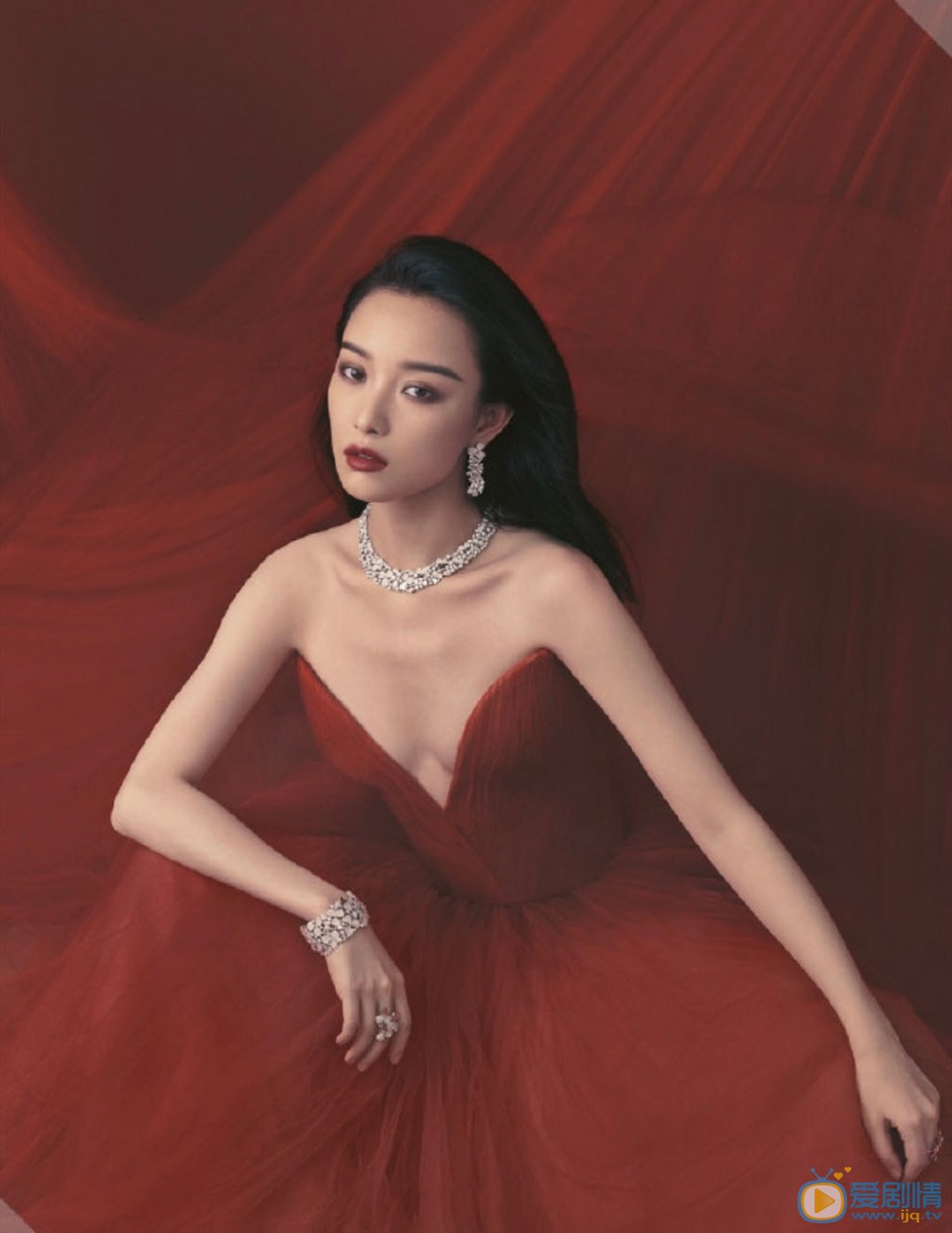 倪妮冷艳又性感写真图片 倪妮冷艳又性感写真图片
