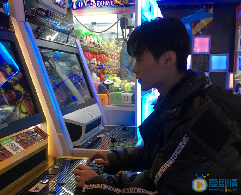 张玮航生活照 张玮航高清写真_张玮航高清剧照