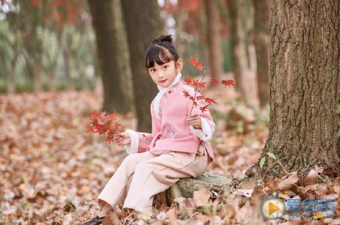 张熙然俏皮甜美照 张熙然高清写真_张熙然高清剧照