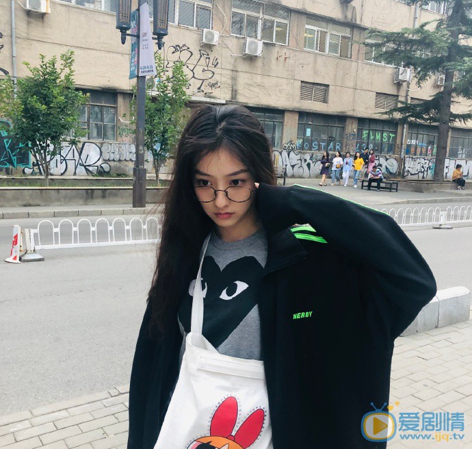 胡连馨日常生活照图片 胡连馨高清写真_胡连馨高清剧照