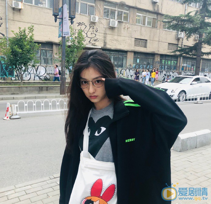 胡连馨日常生活照图片 胡连馨高清写真_胡连馨高清剧照