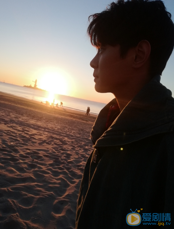 邱浩轩生活照图片 邱浩轩高清写真_邱浩轩高清剧照
