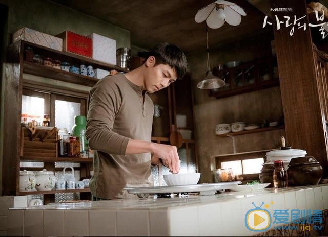 玄彬新剧《爱的迫降》开播 与孙艺珍上演甜蜜恋爱