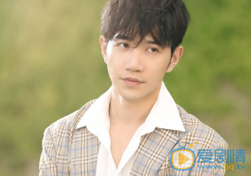 身为一个胖子罗伊人是由谁饰演的？她最后和谁在一起？