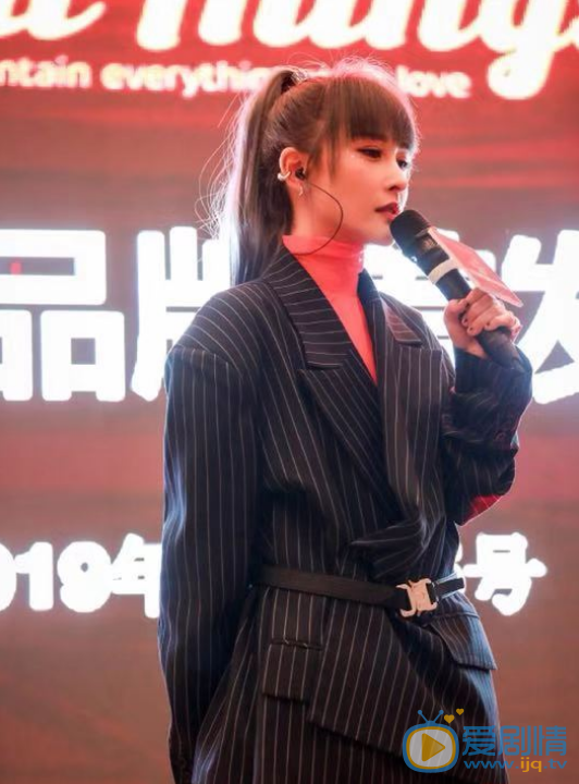 厉娜长发气质写真 厉娜高清写真_厉娜高清剧照