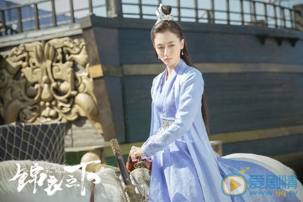 锦衣之下杨岳是由谁饰演的？他和谁有感情线？