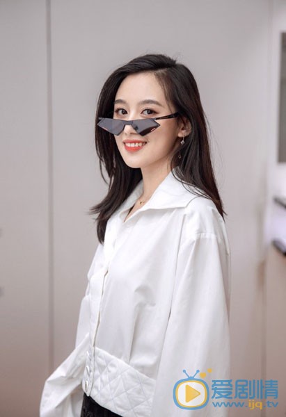 李源冰高清图片