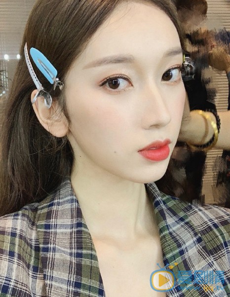 刘令姿酷帅自拍照 刘令姿高清写真_刘令姿高清剧照