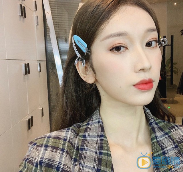 刘令姿酷帅自拍照 刘令姿高清写真_刘令姿高清剧照
