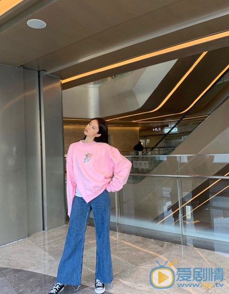 刘令姿街拍图片 刘令姿高清写真_刘令姿高清剧照