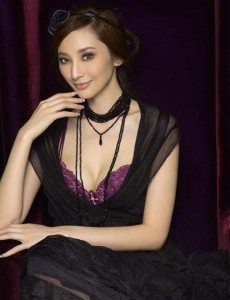 吴佩慈产后首出镜 吴佩慈四胎却没人敢嫁