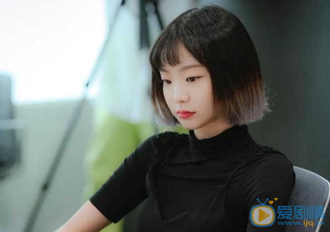 2020必看的两部韩剧，《爱的迫降》其中之一？