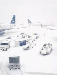 近日纽约遭遇罕见暴风雪袭击太可怕