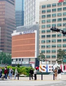 有关韩国夜店集体感染事件致79人确诊具体怎么回事