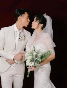 吴尊林丽吟婚纱照一家四口