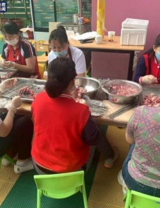 受周边住户热烈欢迎的卖烧烤自救的幼儿园要开学了，