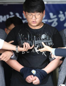 韩国N号房创建人被公开示众并被送交检方