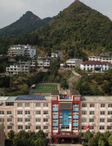 改变许多孩子的人生道路，中国第一所希望小学30岁了