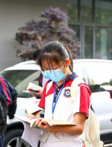 武汉中考一线医务人员子女加10分，暂停理化生实验技能操作统一考查
