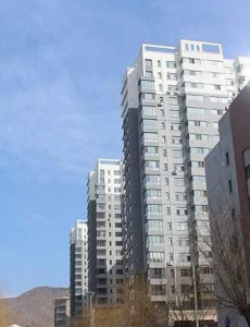 政府工作报告重申房住不炒，让城市更宜业宜居