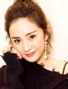 黄明昊找杨幂报销房租，互动细节太甜