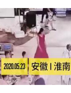 买单也是错？饭后抢买单被朋友打倒在地